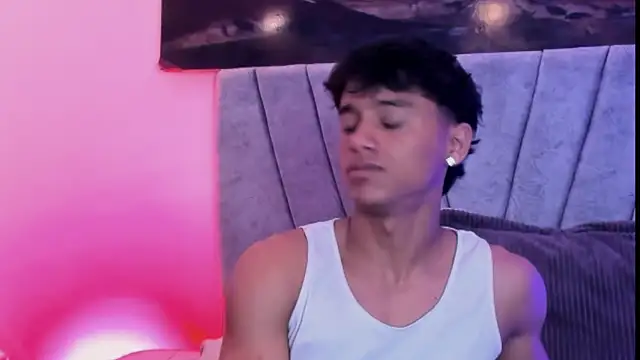 Snapshot of ZYZZ1312 chatting on 11-21-25, 07:34 ZYZZ1312 online show from 11-21-25, 07:34