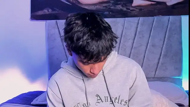 Snapshot of ZYZZ1312 chatting on 11-24-25, 05:34 ZYZZ1312 online show from 11-24-25, 05:34