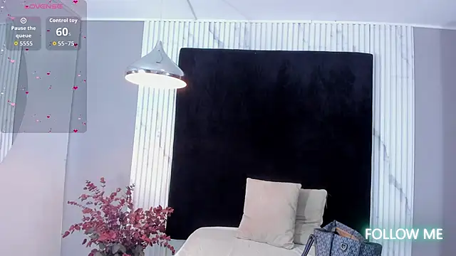 MONIK FOX CR online show from 10-19-25, 07:47