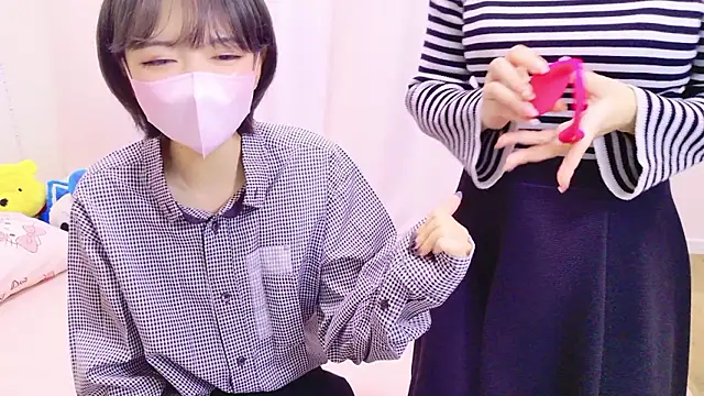 Azusa DoMybest online show from 10-25-25, 06:43