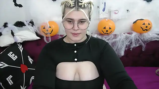 Amber Monro online show from 10-21-25, 02:12