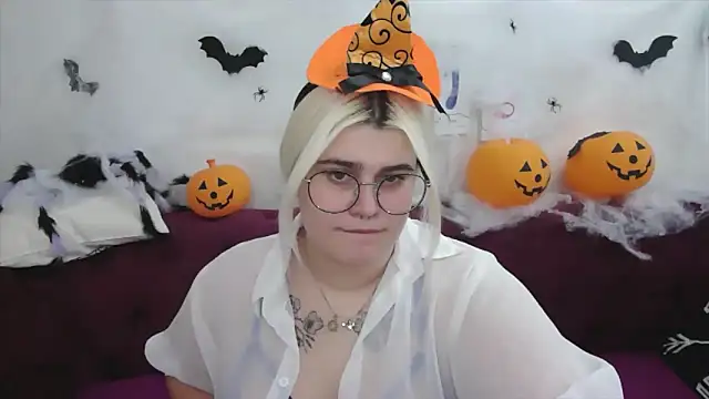 Amber Monro online show from 10-29-25, 04:26