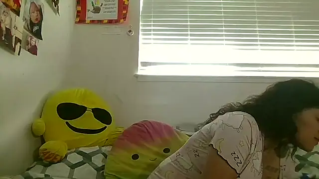 Snapshot of intoxicated13 chatting on 04-08-26, 04:29 intoxicated13 online show from 04-08-26, 04:29