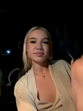 Snapshot of Kiss_Avrora_ chatting on 09-14-25, 05:45 Kiss Avrora  online show from 09-14-25, 05:45