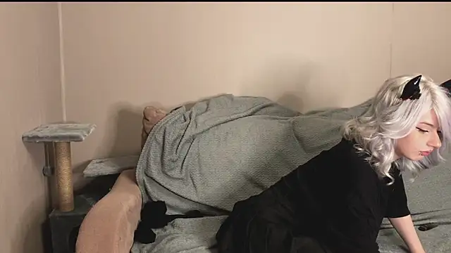 Snapshot of snowy_lisa chatting on 10-23-25, 12:48 snowy lisa online show from 10-23-25, 12:48