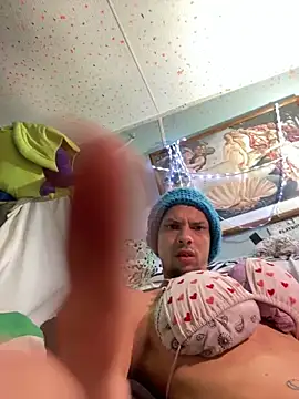 Snapshot of ColDreaMZz93 chatting on 03-23-26, 06:39 ColDreaMZz93 online show from 03-23-26, 06:39