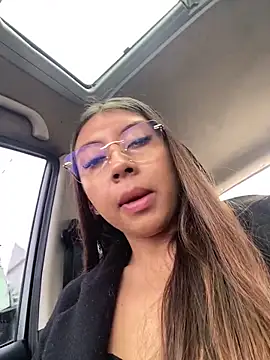 Sara-cooper2 online show from 12-22-25, 05:10