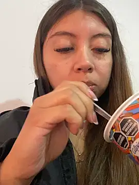 Sara-cooper2 online show from 04-01-26, 01:41