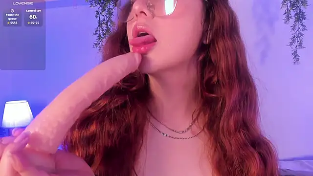 Nicolle Evanss  online show from 11-14-25, 04:44