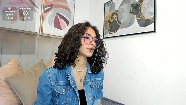 Puffy Hearts online show from 09-16-25, 04:52