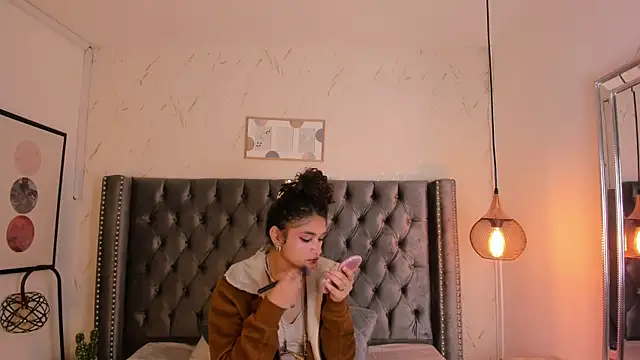 Puffy Hearts online show from 09-25-25, 03:38