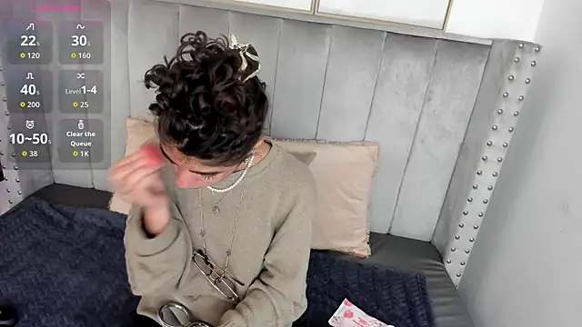 Puffy Hearts online show from 10-08-25, 04:48
