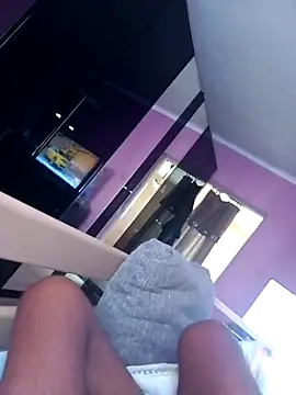 Snapshot of ScrammedHassidim chatting on 09-10-25, 06:13 ScrammedHassidim online show from 09-10-25, 06:13