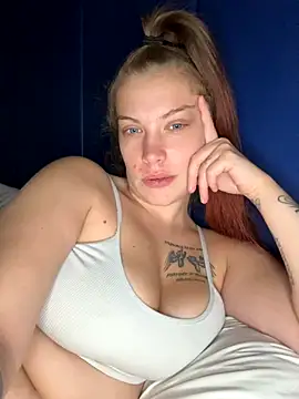Snapshot of LittleRedMilf chatting on 09-17-25, 09:27 LittleRedMilf online show from 09-17-25, 09:27