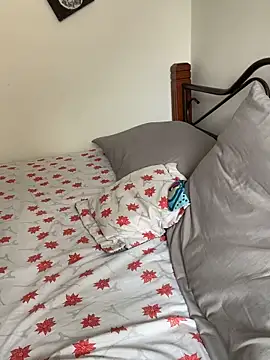 Thegirlofthe1000counts online show from 09-18-25, 06:32