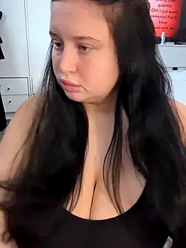 Snapshot of brunetteGirl274 chatting on 11-04-25, 11:42 brunetteGirl274 online show from 11-04-25, 11:42