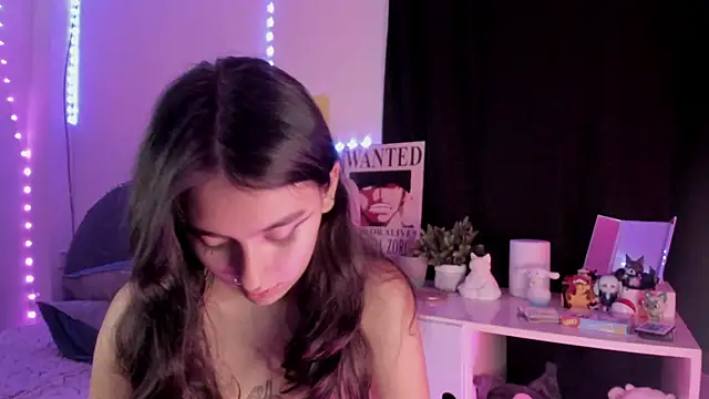 namiiwhite online show from 10-10-25, 01:37