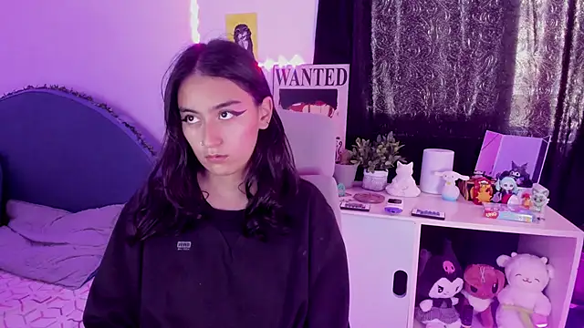 namiiwhite online show from 10-11-25, 07:45