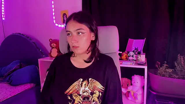 namiiwhite online show from 10-13-25, 12:43