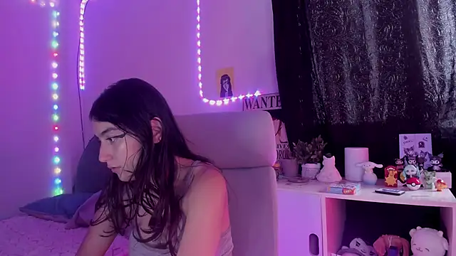 namiiwhite online show from 10-17-25, 08:55