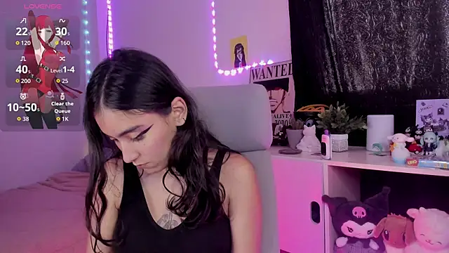 namiiwhite online show from 10-25-25, 04:35