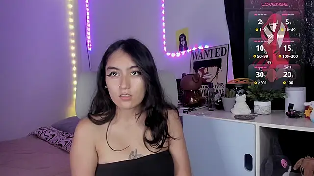 namiiwhite online show from 10-26-25, 05:41