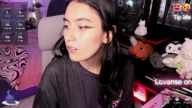 namiiwhite online show from 11-19-25, 05:13