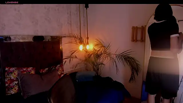 mysterius boy online show from 12-21-25, 08:27