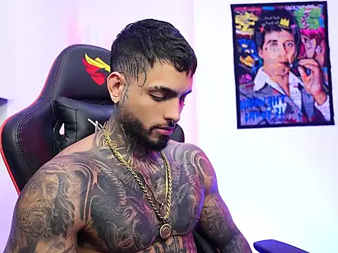 logan hugh8 online show from 11-24-25, 03:17