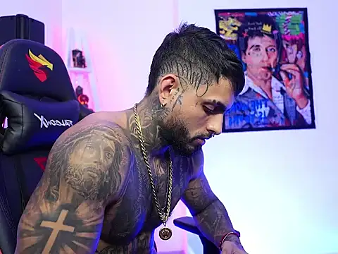 logan hugh8 online show from 11-25-25, 01:16