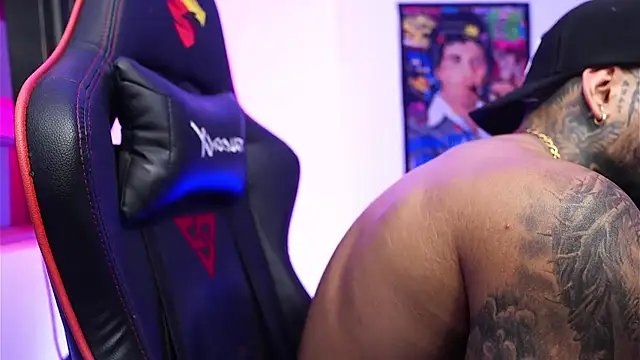 logan hugh8 online show from 12-16-25, 01:10