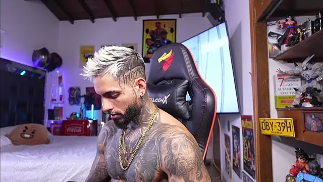 logan hugh8 online show from 03-12-26, 01:06