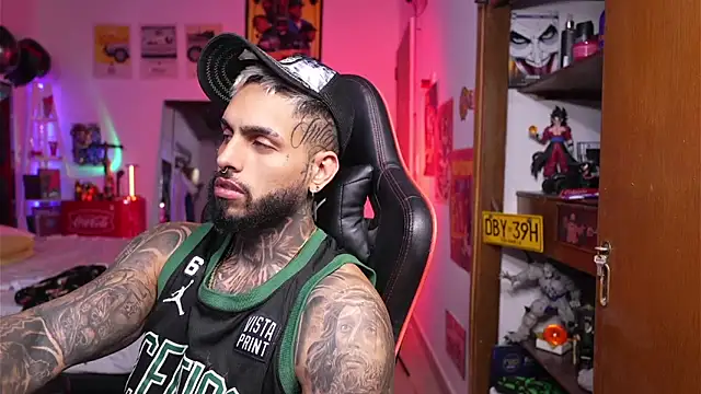 logan hugh8 online show from 04-03-26, 09:07