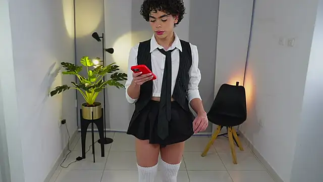 Snapshot of Timmyshy_ chatting on 10-11-25, 10:30 Timmyshy online show from 10-11-25, 10:30