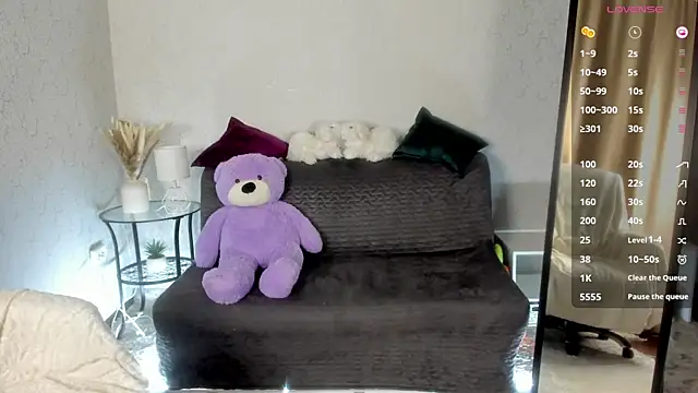 your charm  online show from 09-30-25, 02:16