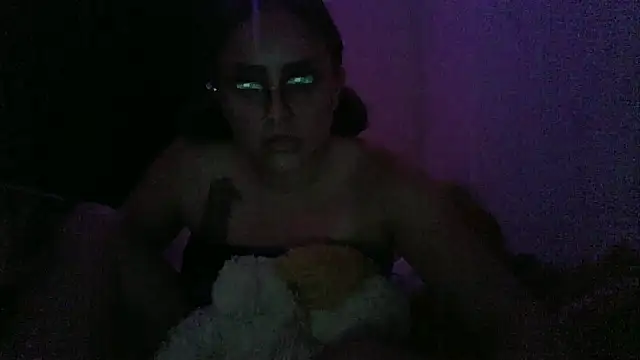 Snapshot of jenmarquez_ chatting on 10-30-25, 06:04 jenmarquez  online show from 10-30-25, 06:04