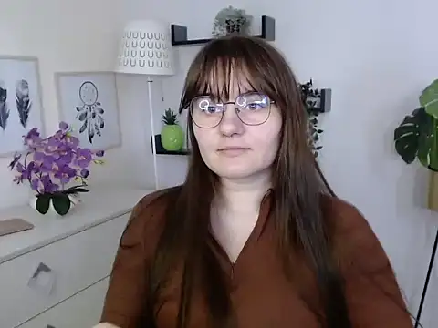 Julie Diamond online show from 10-16-25, 12:28