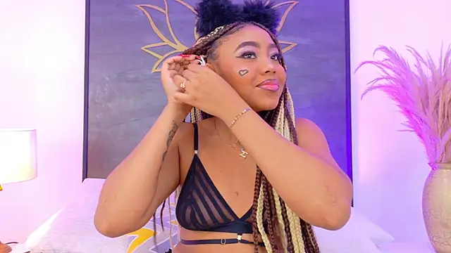 AngelaRoberts online show from 11-17-25, 03:45