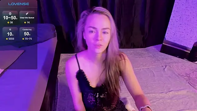 Snapshot of Little_Rockk chatting on 10-25-25, 04:31 Little Rockk online show from 10-25-25, 04:31