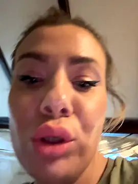 emmasweett11 online show from 09-29-25, 02:44