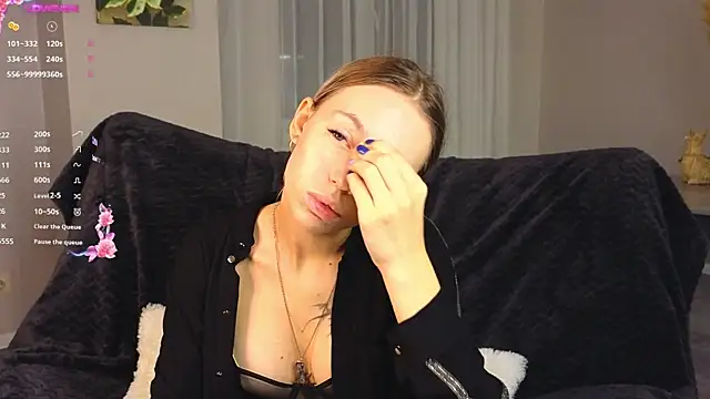 NyxaThorn online show from 09-17-25, 04:19