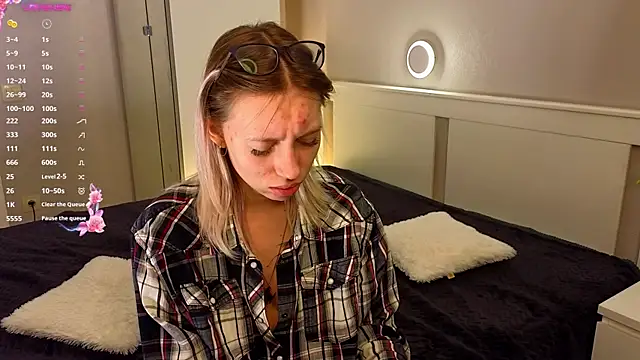 NyxaThorn online show from 09-30-25, 02:33