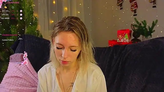 NyxaThorn online show from 12-21-25, 02:35