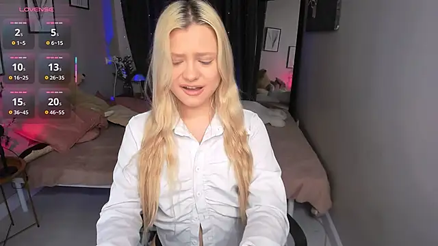 Millie Vanillies online show from 10-13-25, 08:31