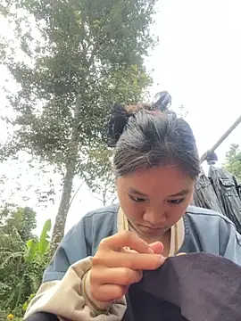   Nhug  05 online show from 10-29-25, 08:05