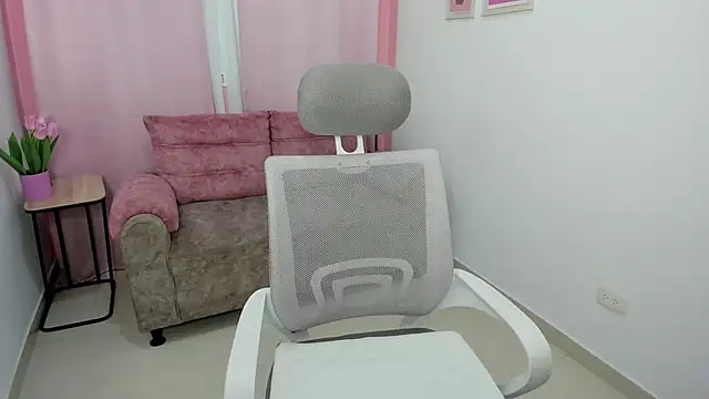 Emiss Jones online show from 10-20-25, 12:38