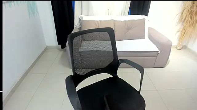 Emiss Jones online show from 12-19-25, 05:09