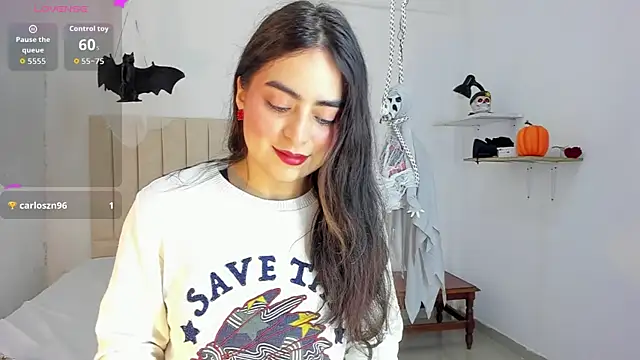 sashaa petit online show from 10-24-25, 11:17