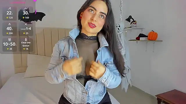 sashaa petit online show from 10-28-25, 11:47