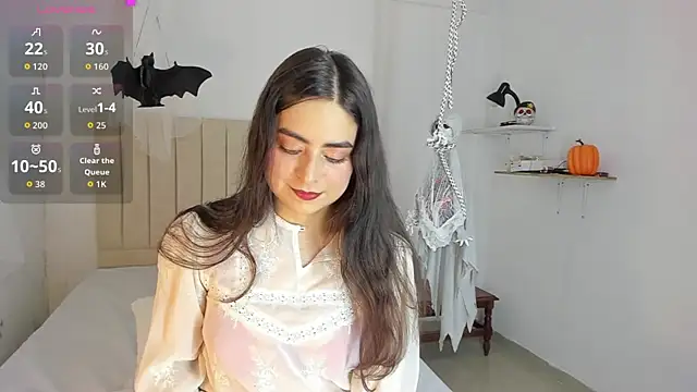 sashaa petit online show from 10-31-25, 11:33